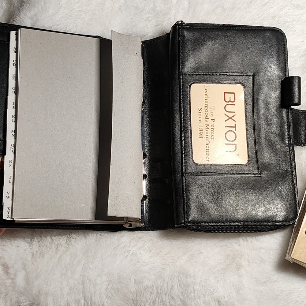 Buxton wallet/Binder organizer